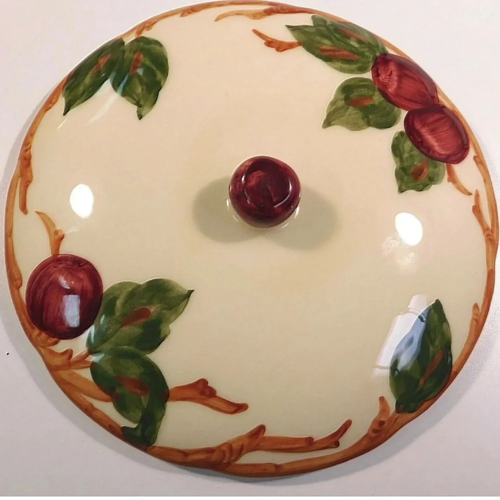 VINTAGE 1940'S FRANCISCAN APPLE 8